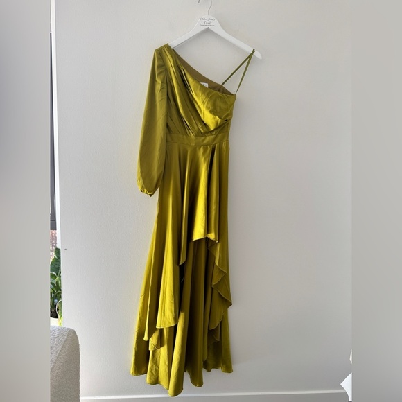 MAC DUGGAL Green High Low One Shoulder Flowy Gown in Chartreuse 2 - Picture 5 of 9